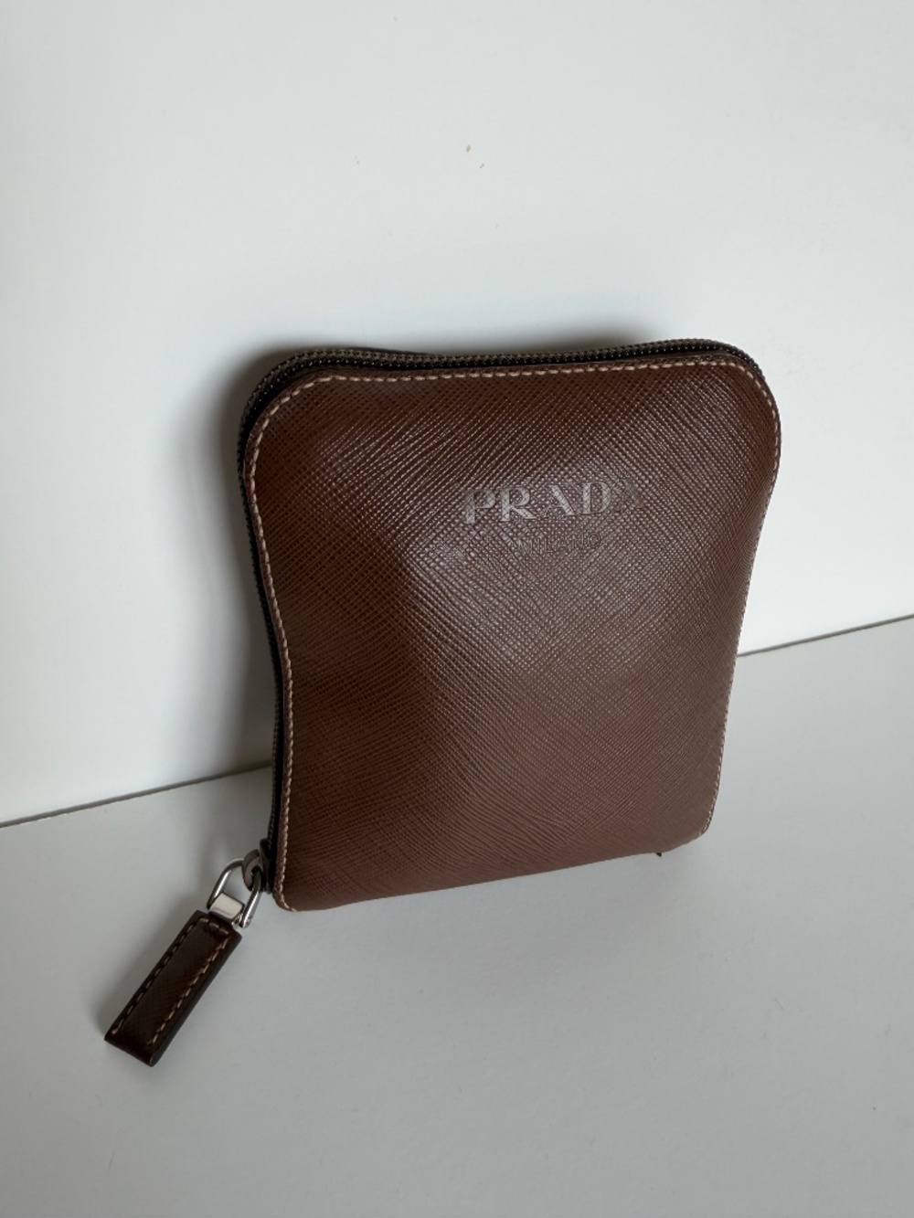 PRADA Monogrammed Tote bag, Foldable and eco handbag - Picture 5 of 10